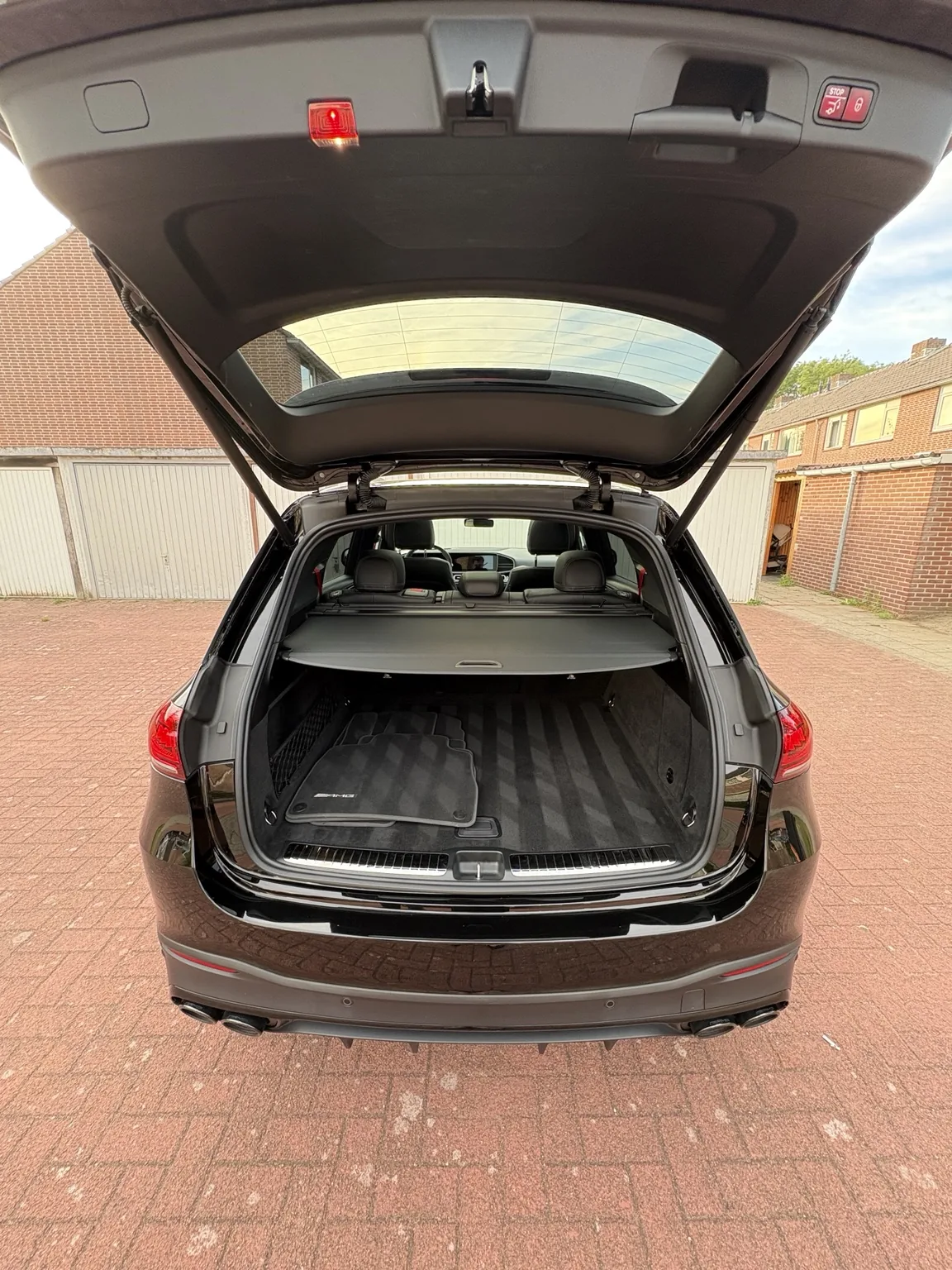 Schone bagageruimte na interieur detailing